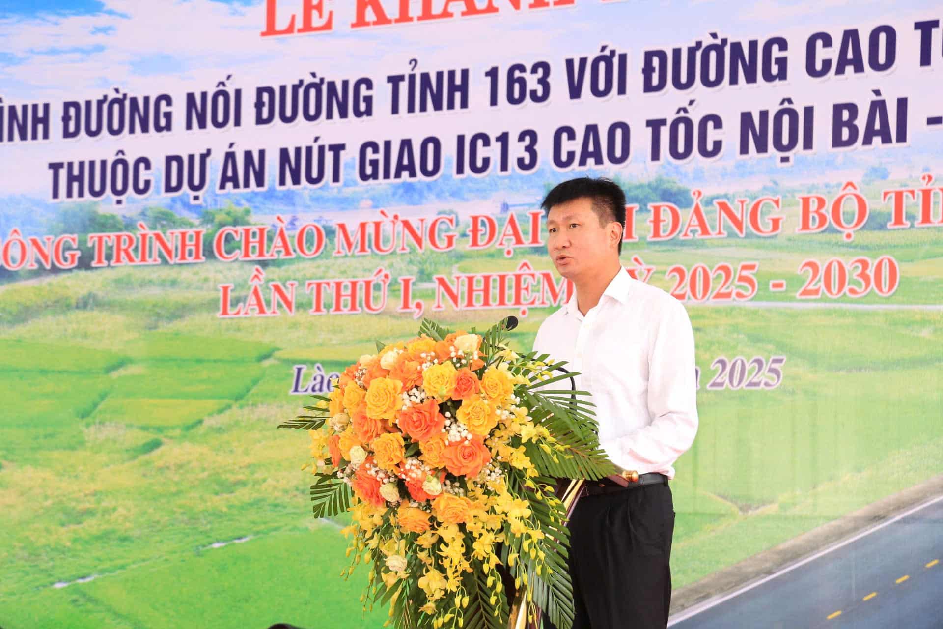 Ong Tran Huy Tuan - Chu tich UBND tinh phat bieu tai buoi le. Anh: Van Duc