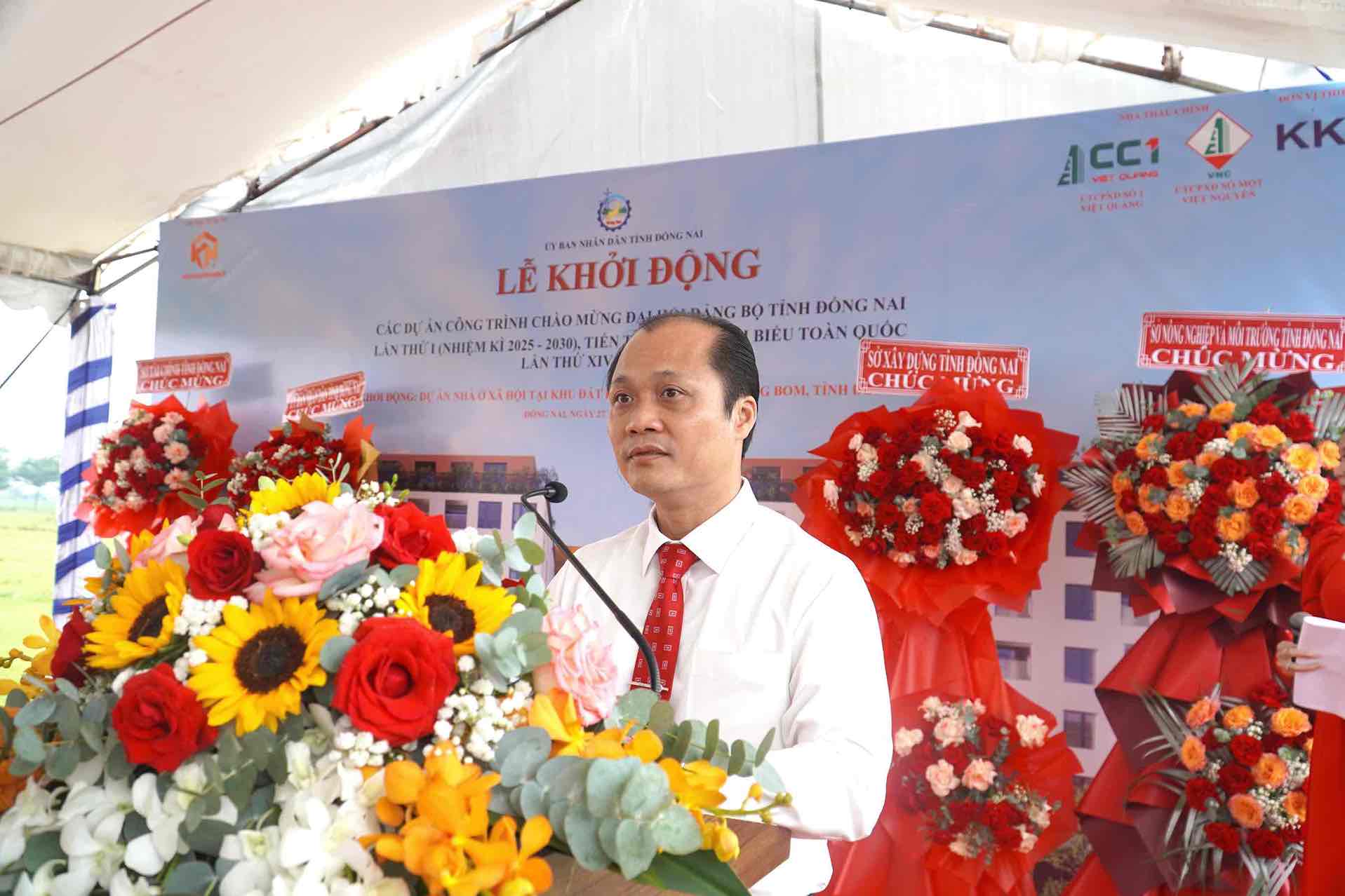 Ong Nguyen Tuan Anh - Giam doc So Nong nghiep va moi truong tinh phat bieu tai buoi le. Anh: HAC