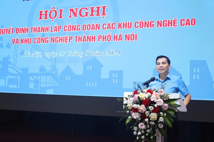 Ong Le Dinh Hung – Uy vien Ban Chap hanh Tong LDLDVN, Pho Chu tich Thuong truc phu trach LDLD Thanh pho Ha Noi phat bieu giao nhiem vu. Anh: Ngoc Anh