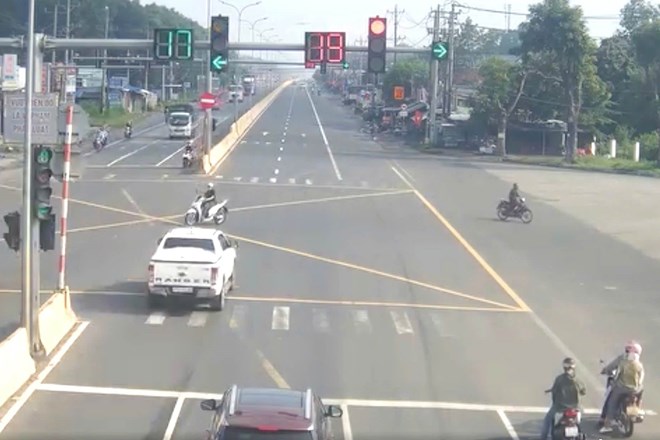 Dong Naiで冷たい罰金を科せられた車の所有者。写真:Dong Nai警察