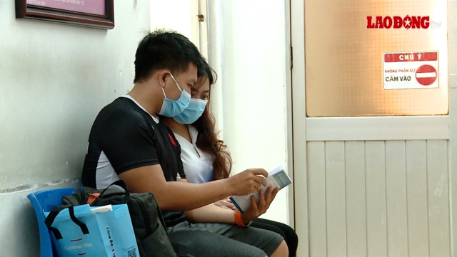 Ho Chi Minh City women who give birth to 2 children before the age of 35 will be supported with money according to regulations. Photo: Nguyen Ly