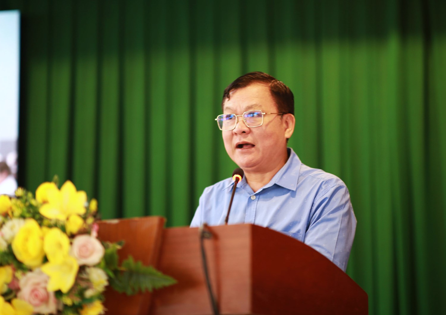 Ong Nguyen Hoang Anh Dung - Pho Giam doc Ban Quan ly Du an dau tu xay dung ha tang do thi TPHCM. Anh: Ha Khanh