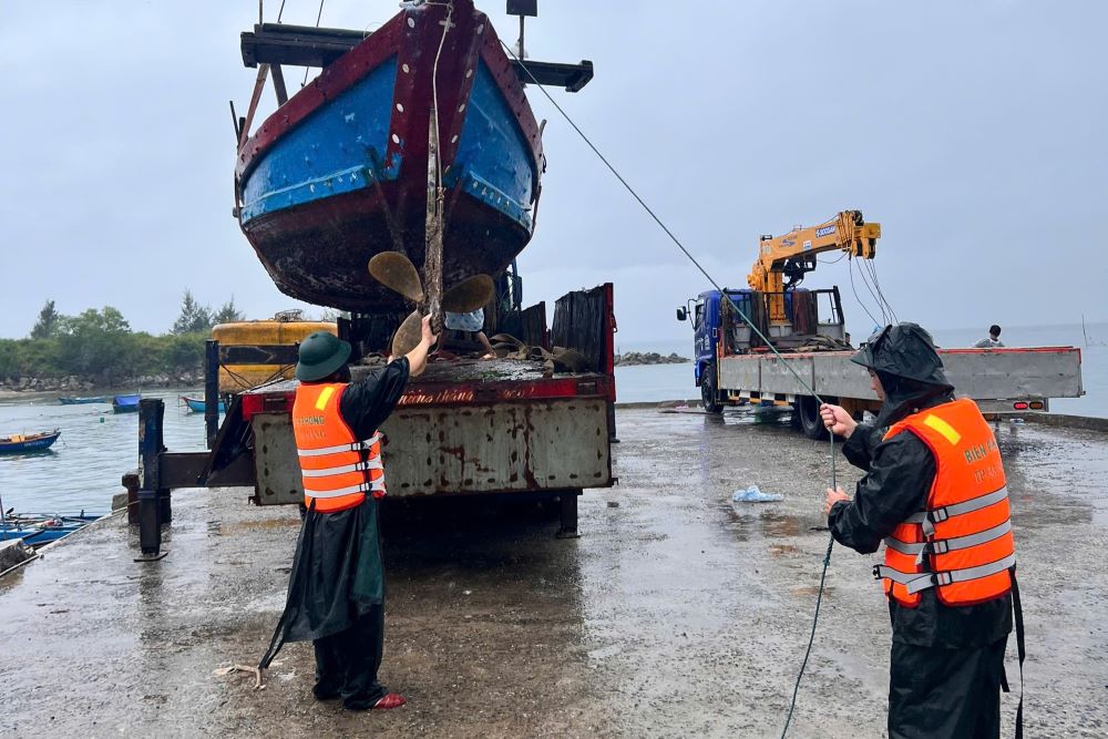 Da Nang guide des centaines de navires pour eviter la tempete n° 10. Photo : Doan Quang