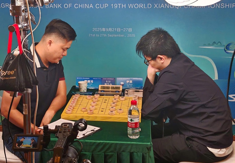 Lai Li Huynh won the final match of the 2025 World Chess Championship. Photo: VXF