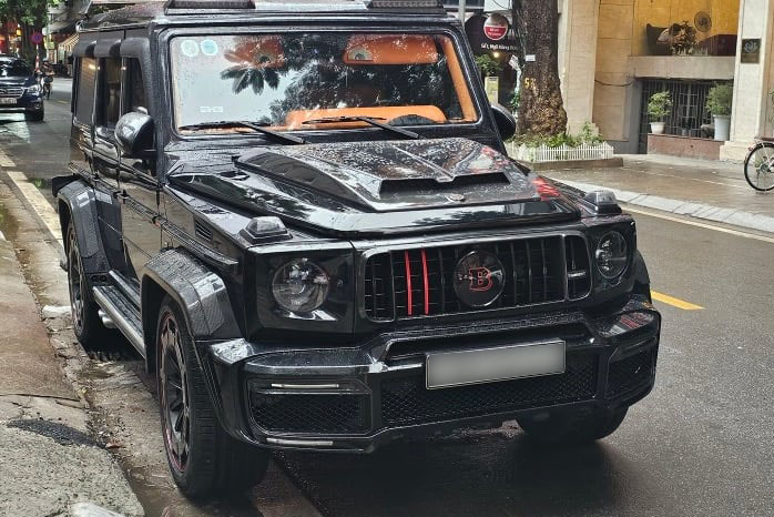독특한 외관 및 내부 디테일이 많은 브라부스 튜닝 메르세데스-AMG G63이 하노이 거리에 등장했습니다. 사진: Duy Nguyen