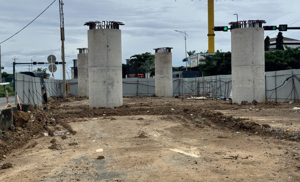 橋脚が設置されました。写真:Duy Tuan