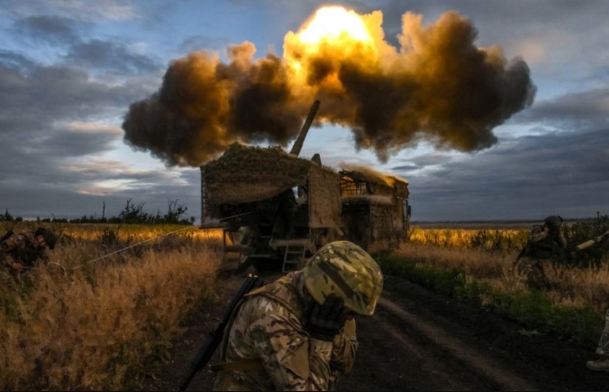 Russia's 2S44 Giatsint-K artillery shell caught fire. Photo: Sputnik