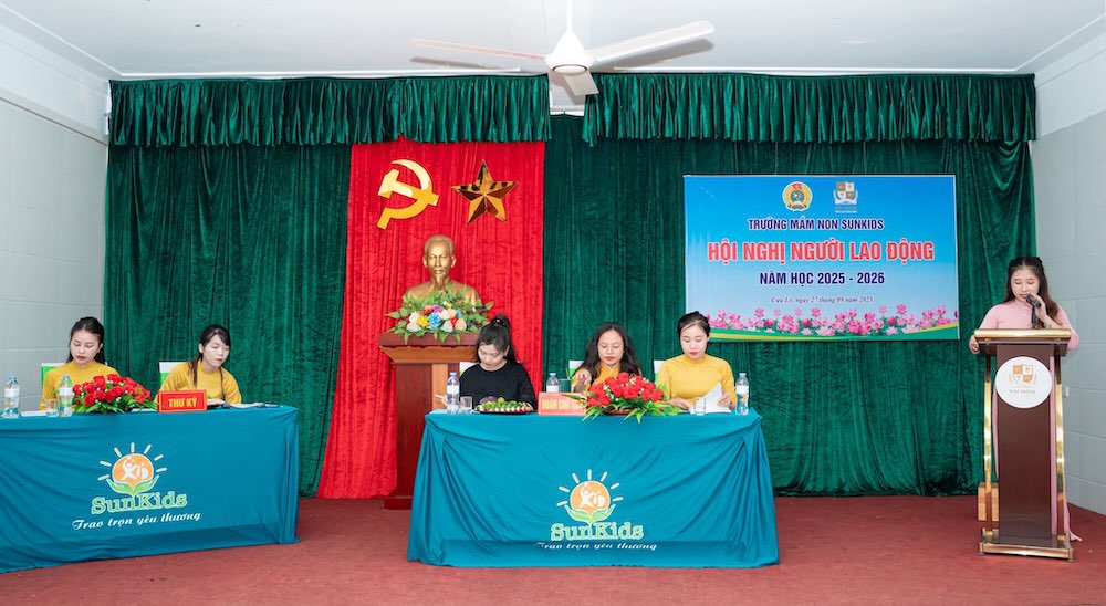 The Sunkids Kindergarten Trade Union coordinated with the school's Board of Directors to organize a Workers' Conference. Photo: Cua Lo Trade Union