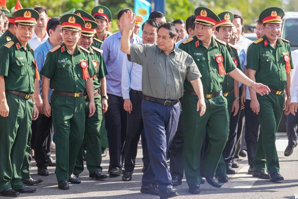 Thu tuong Pham Minh Chinh du Le khanh thanh cong trinh cau Phong Chau moi tai Phu Tho sang ngay 28.9. Anh: Tung Vy.