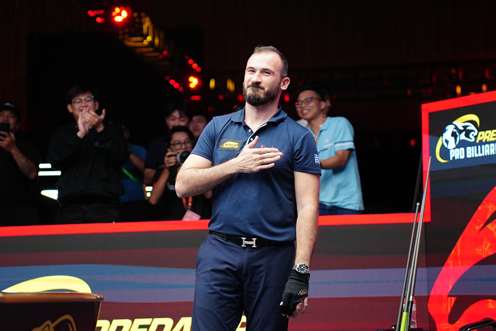 알렉스 카자키스는 호치민시에서 개최된 2025년 남자 10볼 세계 선수권 대회(Predator WPA Men's 10-Ball World Championship) 결승에 진출했습니다. 사진: Anh Tu