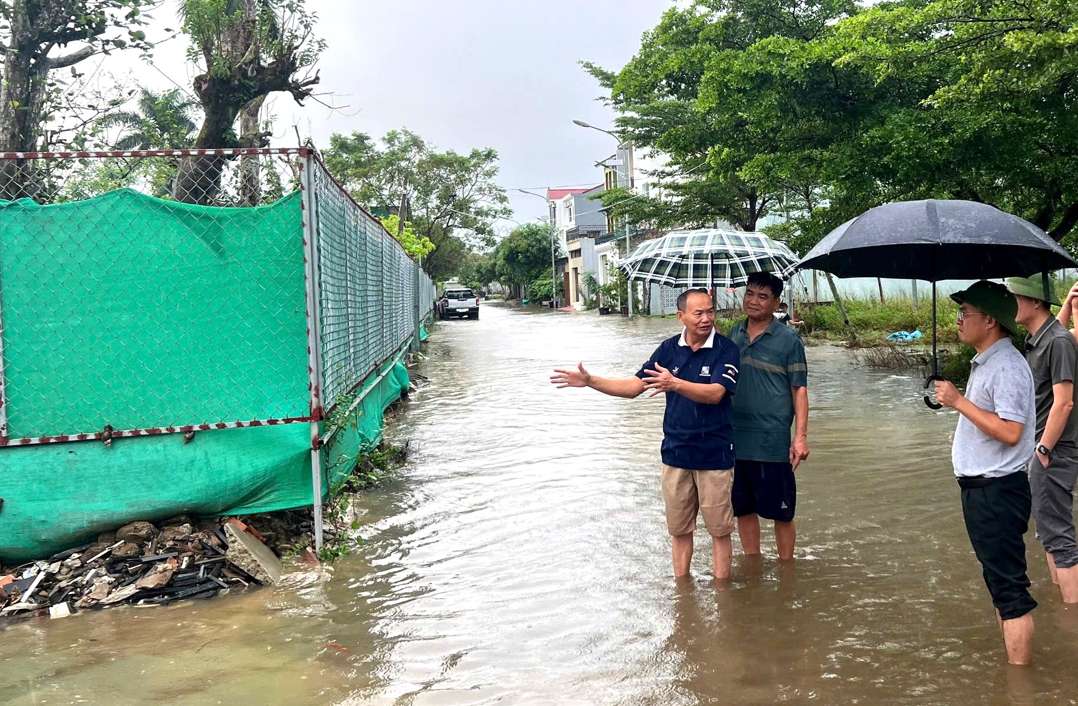 Nhieu khu dan cu tai phuong Vinh Hung (Nghe An) bi ngap do mua lon. Anh: Ngoc Anh