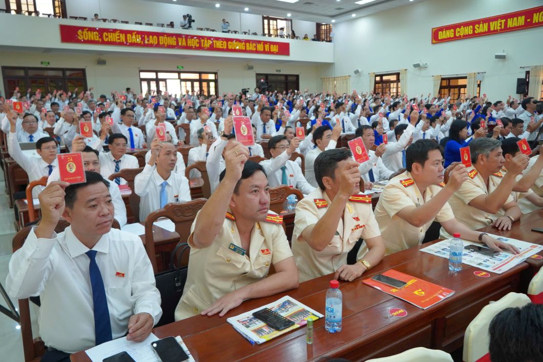 Cac dai bieu bieu quyet cac chi tieu Dai hoi dai bieu lan thu I, nhiem ky 2025 - 2030. Anh: Phuong Anh