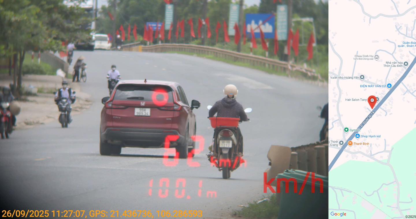 車の所有者は、BACニンの冷たい速度で罰せられました。写真：BAC NINH警察