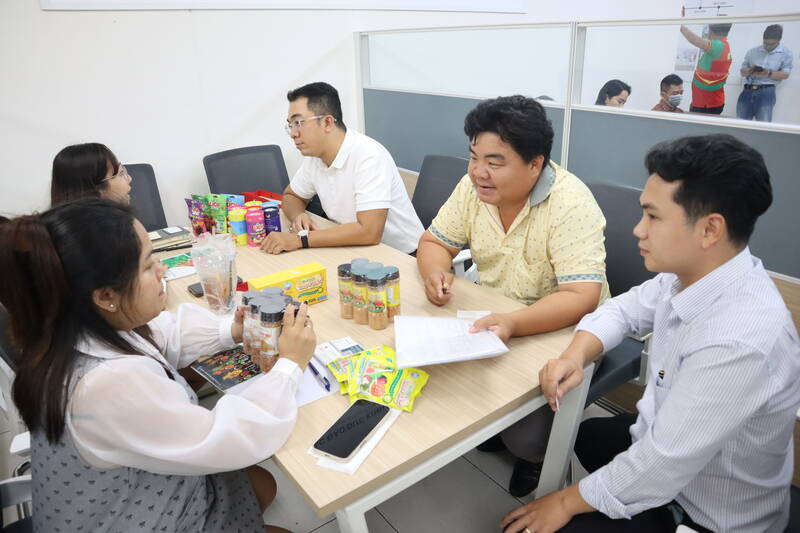 Les produits vietnamiens face a l'opportunite de penetrer les chaînes de distribution etrangeres.