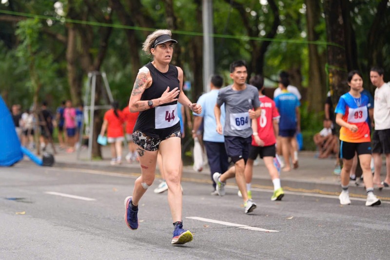Cac van dong vien tham gia chay tai cac cu ly. Anh: Tuyet Minh