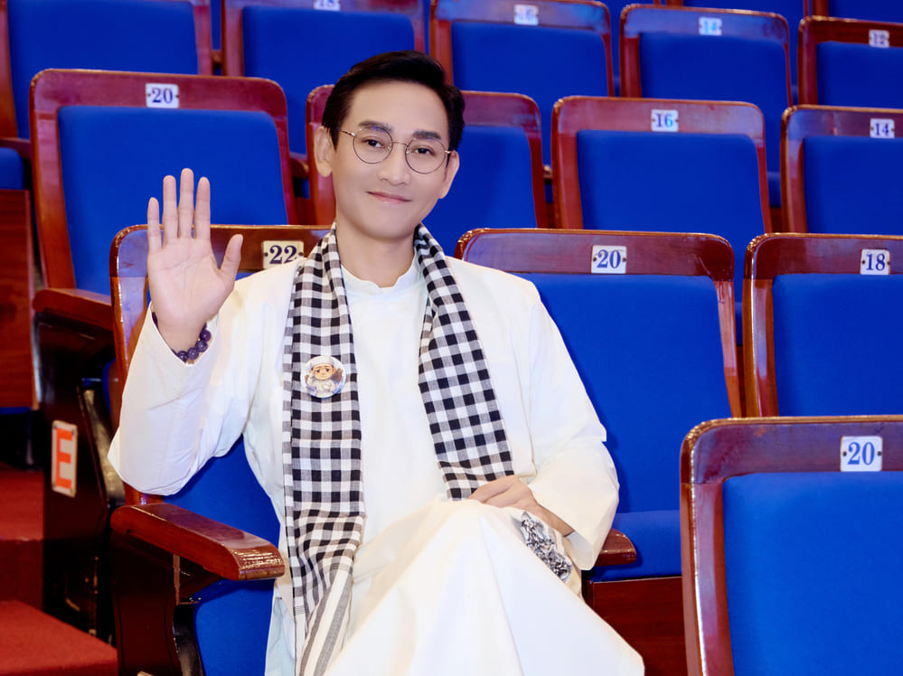 Hua Vi Vanは、「Viet Nam Hoa binh Sinh vien 2025」コンテストの審査員の1人になります。写真:提供者