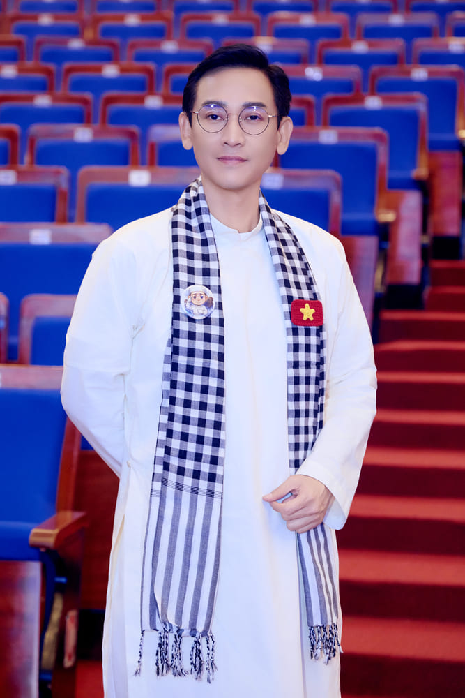 Nam dien vien Hua Vi Van hao hung trong vai tro moi. Anh: Nhan vat cung cap