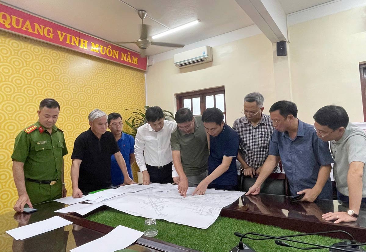 Vice Chairman of the Provincial People's Committee Nguyen Van Cong and the provincial working delegation, TKV arrived at the scene to direct the implementation of the incident handling work. Photo: Quang Ninh Portal
