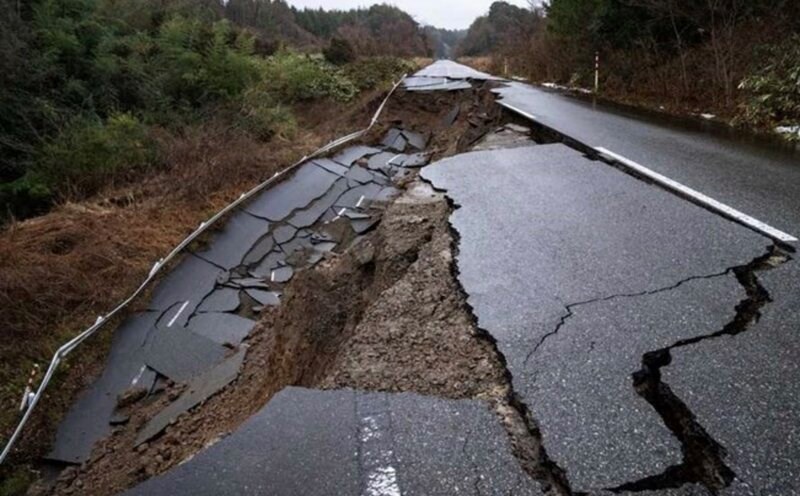 Traffic roads were destroyed after an earthquake in Japan. Photo: Xinhua