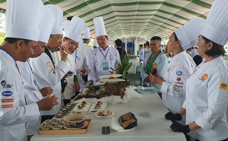 Looking for talented chefs through the Talented chefs contest in Ca Mau. Photo: Nhat Ho