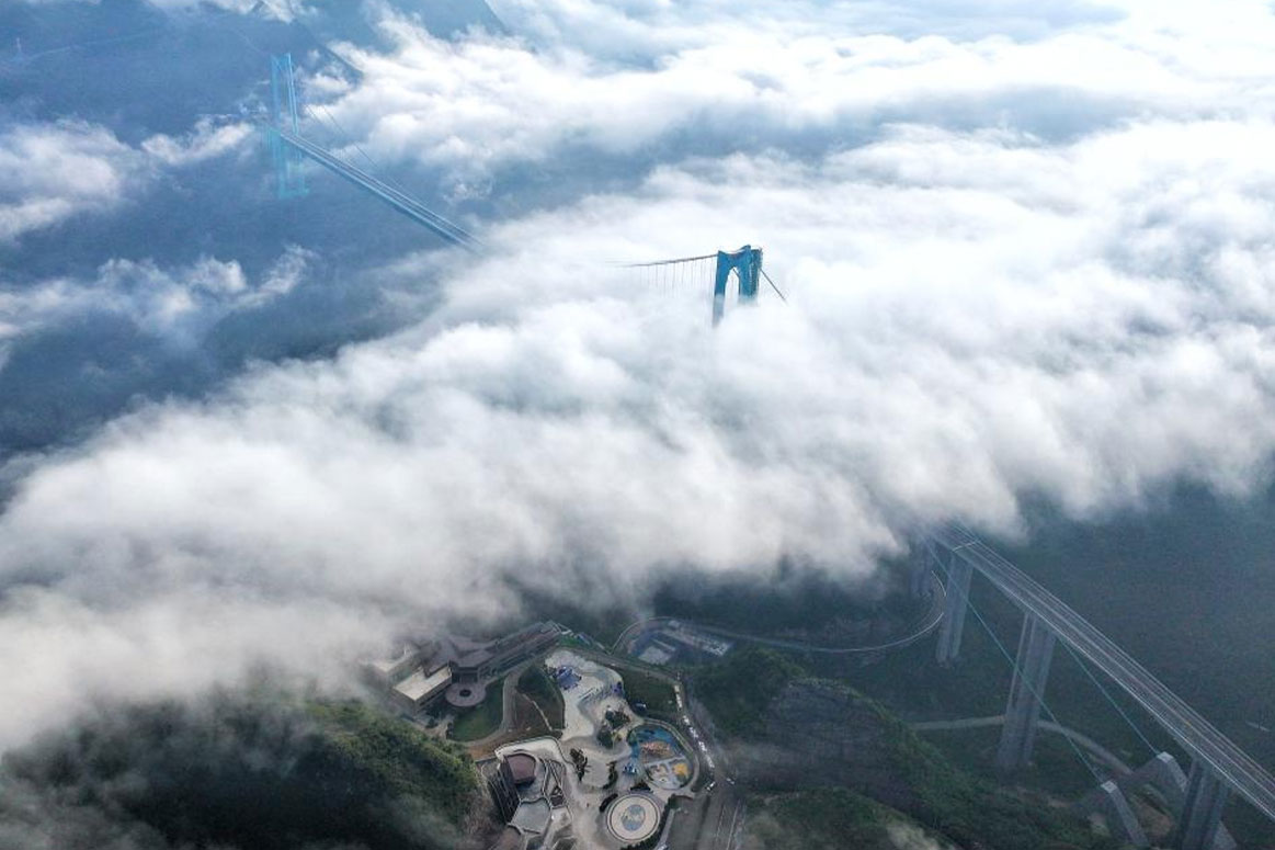 Toan canh cau Hoa Giang. Anh: Xinhua