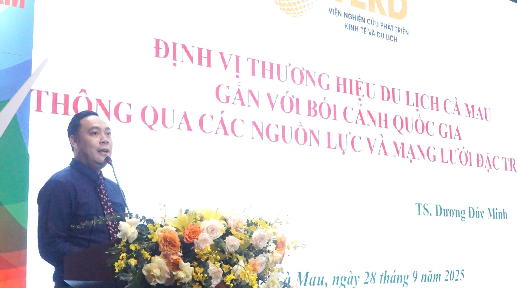 Tien si Duong Duc Minh, Vien Nghien cuu Phat trien Kinh te va Du lich phat bieu tai hoi thao. Anh: Nhat Ho