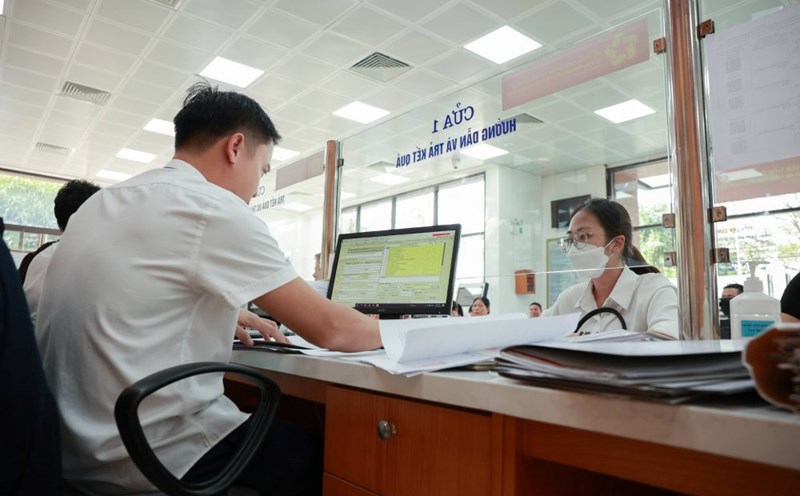 Conclusion 195 of the Politburo and the Secretariat stated the requirement to complete the payment of regimes and policies before October 15 for cases where there has been a decision to retire before August 31, 2025. Photo: Hai Nguyen