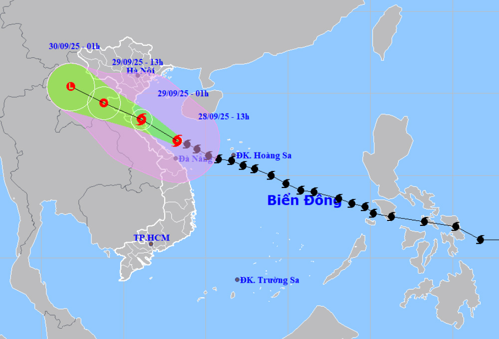 Dự báo đường đi và vùng ảnh hưởng của bão số 10. Ảnh: NCHMF