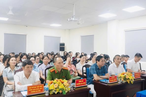 The delegates welcomed the delegates. Photo: Hai Phong City Social Insurance