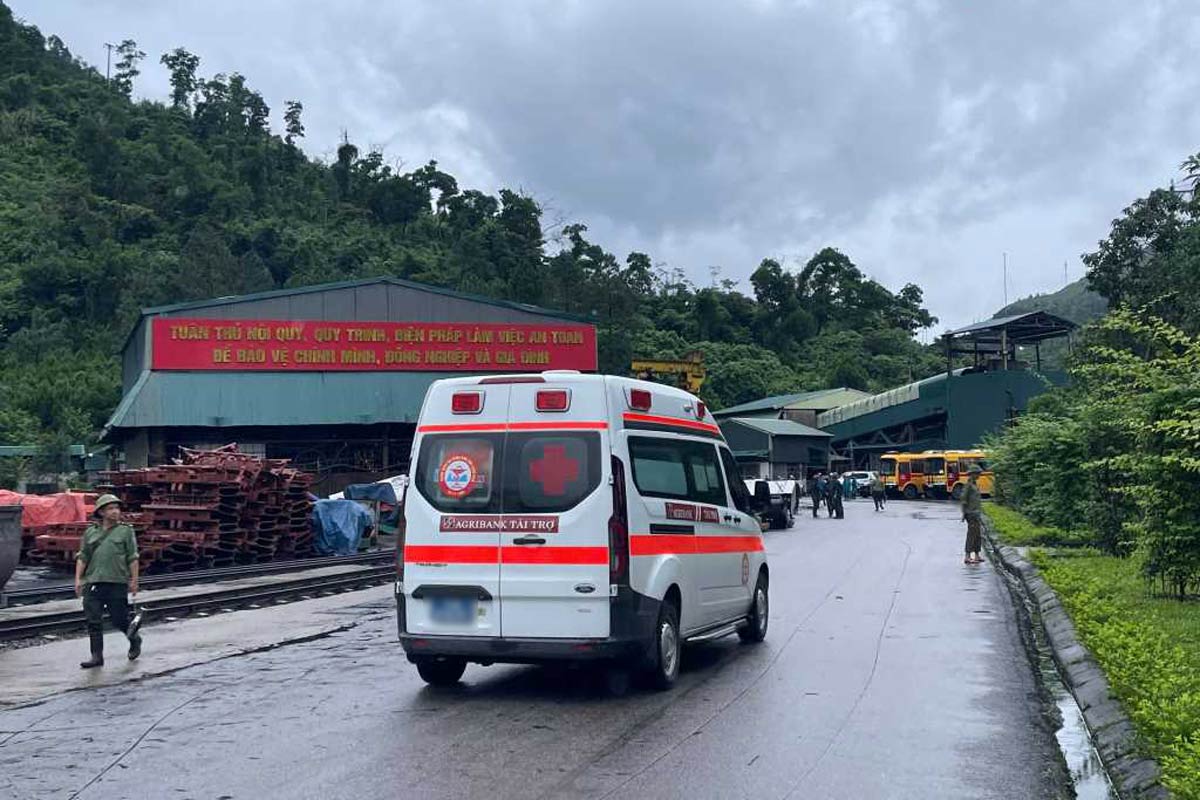 An ambulance was present at the scene. Photo: Quang Ninh Portal