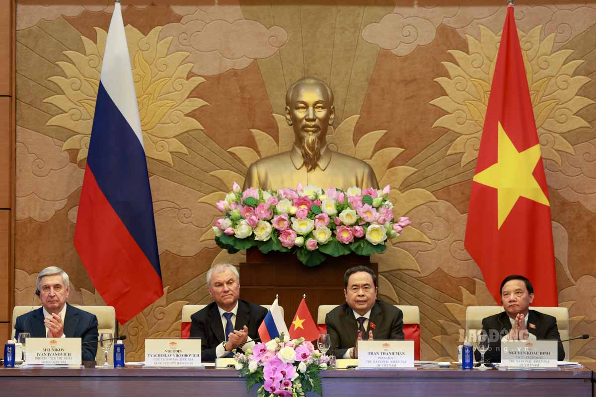 Politburo member and President of the National Assembly of Vietnam Tran Thanh Man and Chairman of the Russian State Duma Vyacheslav Volodin co-chaired the 4th Session of the Inter-Parliamentary Cooperation Committee between the National Assembly of Vietnam and the Russian State Duma. Photo: Hai Nguyen