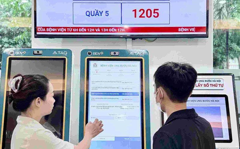 Hanoi Oncology Hospital deploys electronic medical records. Photo: Provided by the hospital