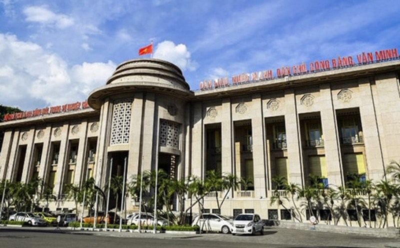 The new draft Circular of the SBV is designed to establish a legal basis for information collection, supervision, and control of risks related to the close and non-transparent linkage between parent companies (banks) and subsidiaries. Photo: SBV.