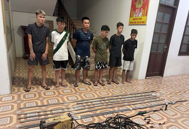 Các đối tượng và tang vật. Ảnh: Công an Hải Phòng
