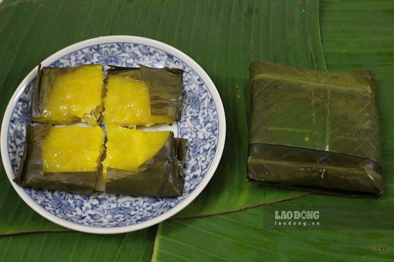 バクニン省ディンバロン村の花嫁餅はいつもペアで販売されています。写真:Le Tuyen