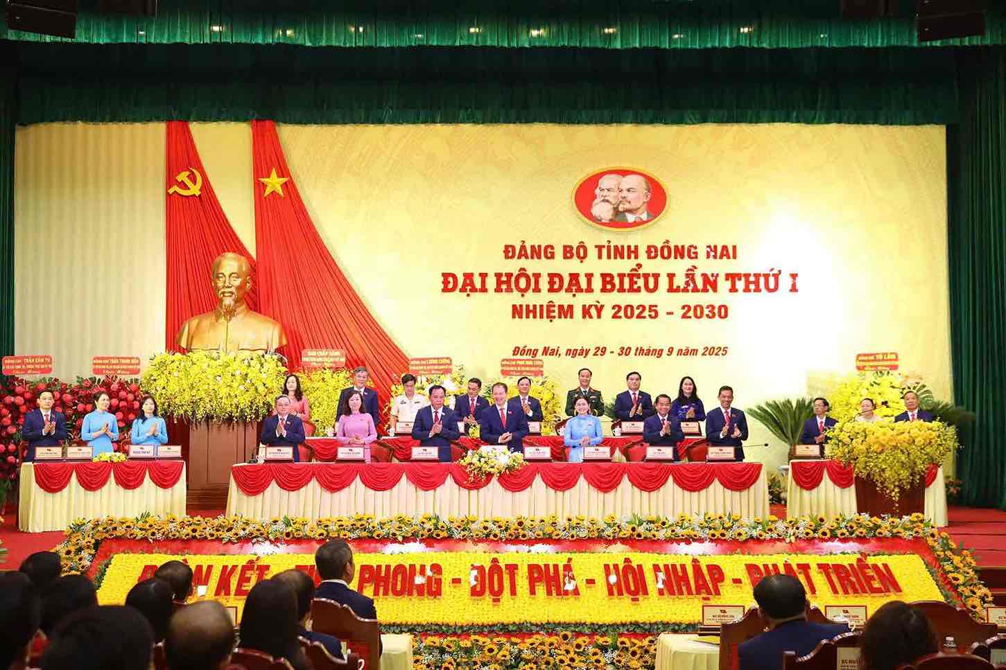 Dai hoi dai bieu Dang bo tinh lan I, nhiem ky 2025-2030 voi su tham gia cua 450 dai bieu chinh thuc. Anh: HAC