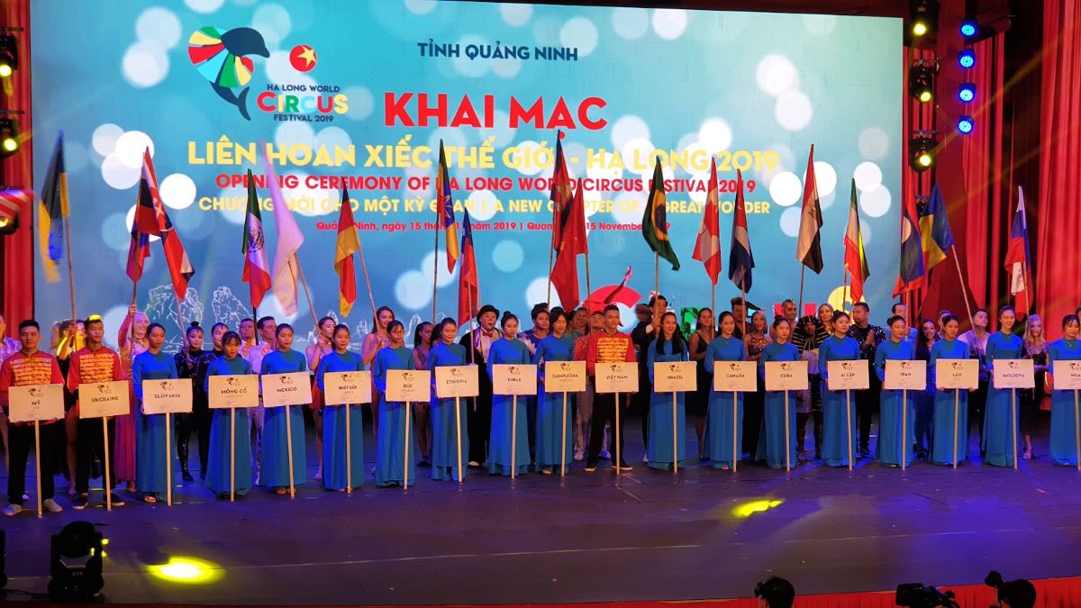 2019年ハロン国際サーカスフェスティバルは、クアンニン省計画センター、見本市・展示会で開催されます。写真:Nguyen Hung