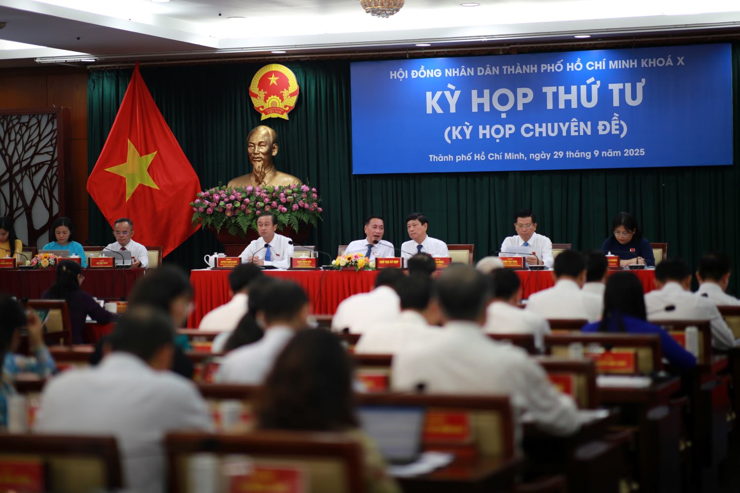 Cac dai bieu tham du ky hop. Anh: Ha Khanh