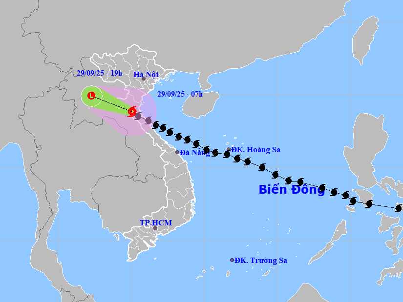 Cap nhat vi tri cua bao Bualoi tren dat lien Viet Nam. Anh: Trung tam Du bao Khi tuong Thuy van quoc gia