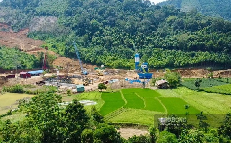 The site clearance work for the Cho Moi - Bac Kan expressway project is being accelerated. Photo: PV.