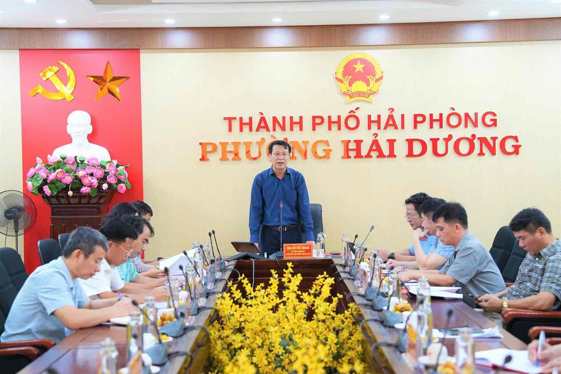 La delegacion de supervision del Consejo Popular de la ciudad de Hai Phong trabaja con el barrio de Tu Minh y el barrio de Hai Duong. Foto: Quoc Tung