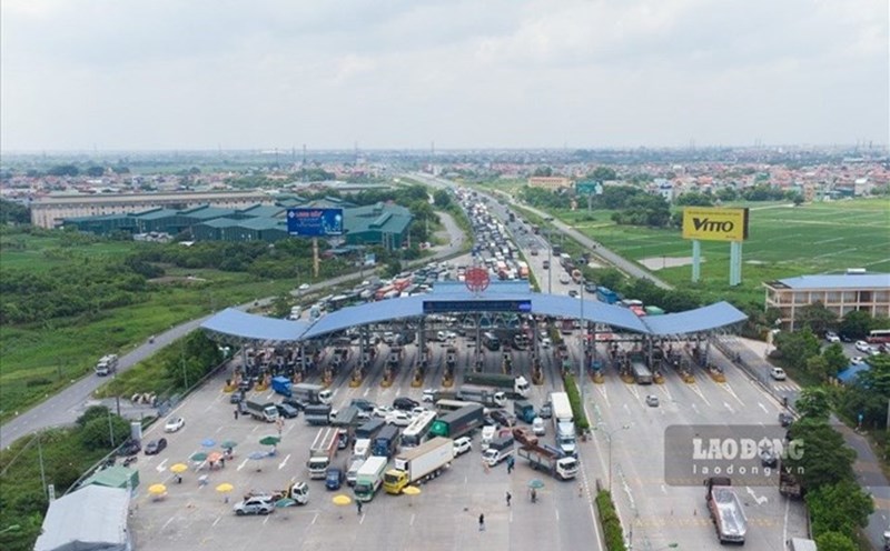 Find a way to remove difficulties for businesses' transport vehicles when they cannot convert to traffic accounts with Linked non-cash payment methods. Photo: LDO.