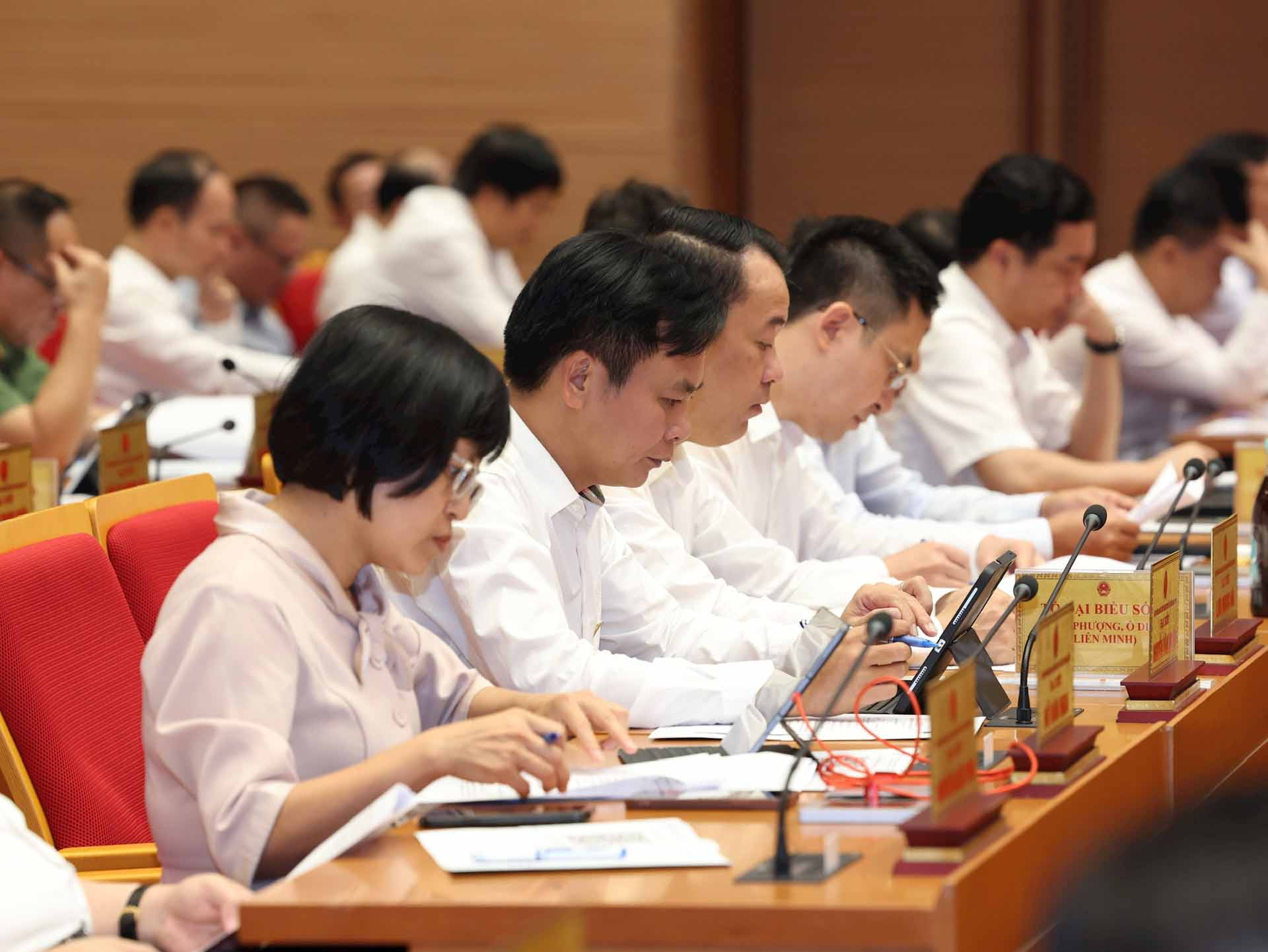 Delegates attending the 26th session of the Hanoi People's Council on the morning of September 29. Photo: Viet Thanh
