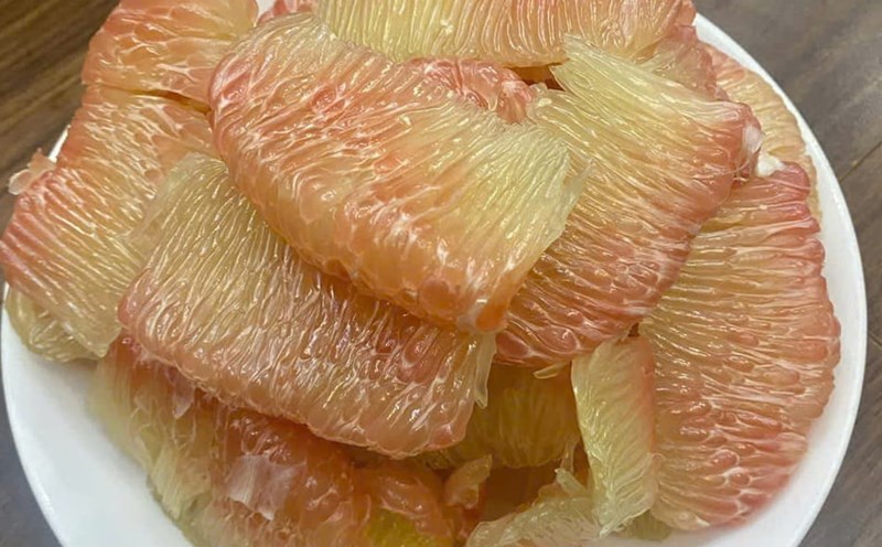 Grapefruit is a fruit that is good for liver and kidney function. Photo: Quang Minh.