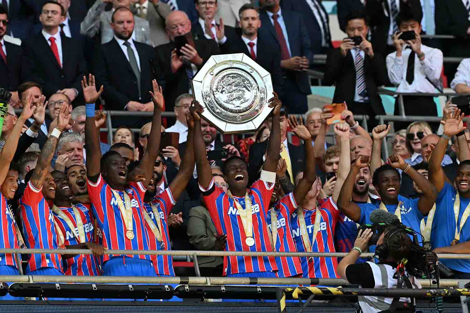 Crystal Palace dang la doi bong co tinh dua tranh tai Premier League. Anh: AFP