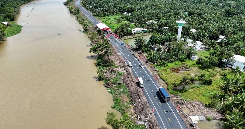 Le lot 30 d'infrastructures de reservoirs d'eau douce le long de la riviere Lang The a ete acheve depassant les delais de 14 mois. Photo : Hoang Loc