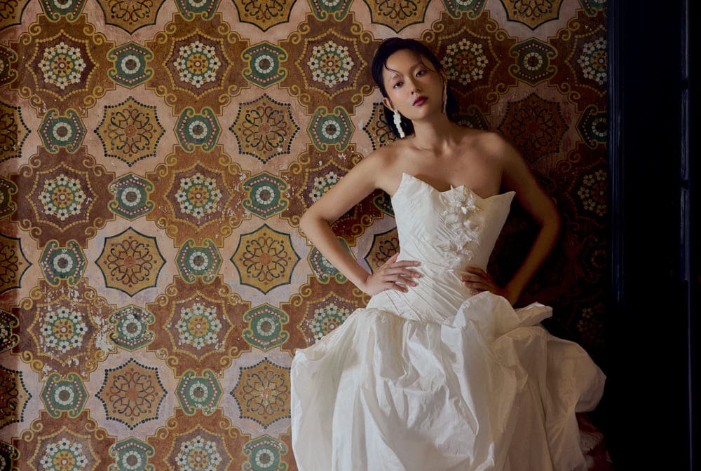 L'actrice Ho Thu Anh montre sa beaute et sa personnalite dans une serie de photos realisees a Hue. Photo : Fournie par le personnage