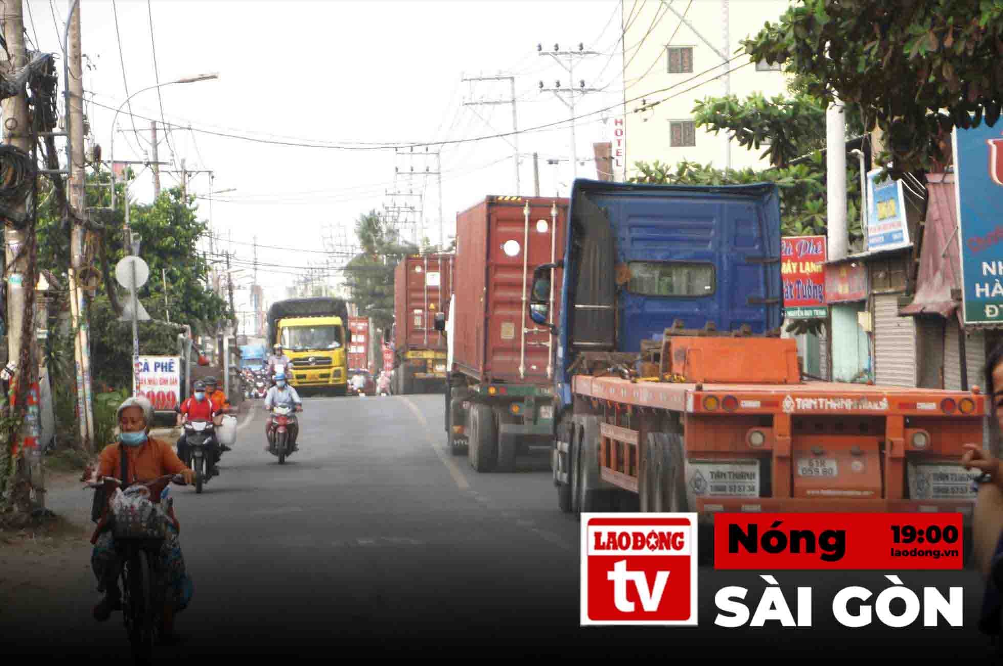 Chaud a Saigon : Recuperation de terres pour 275 menages extension de la porte d'entree a l'est a 30 m