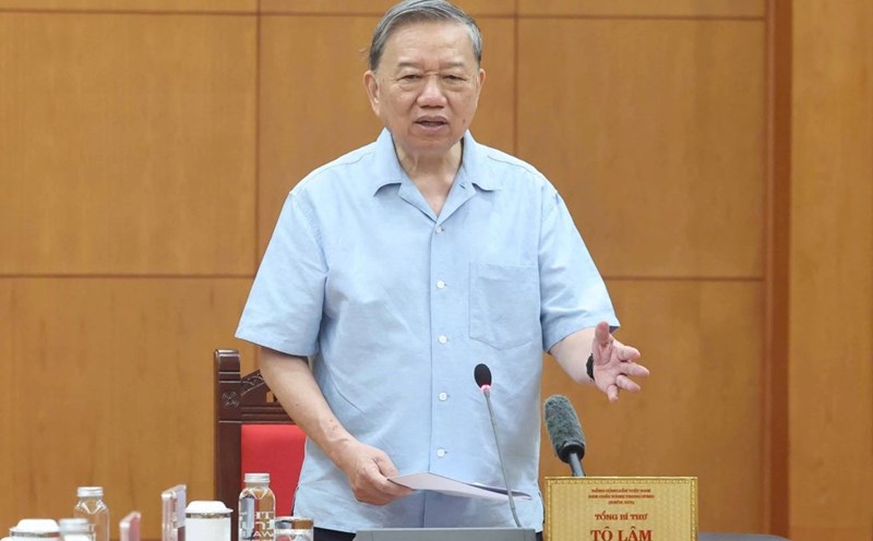 General Secretary To Lam - Head of the Central Steering Committee on preventing and combating corruption, waste and negativity - chaired a meeting of the Standing Committee of the Steering Committee. Photo: VNA