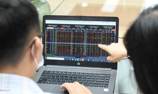 Ủy ban Chứng khoán Nhà nước ban hành quy chế mới, rút ngắn thủ tục IPO, tăng minh bạch cho thị trường chứng khoán. Ảnh: Lê Toàn